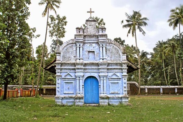 Cristian Castelnuovo - Churches Of Kerala - Crowdbooks Publishing
